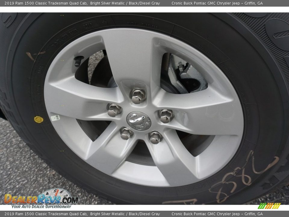 2019 Ram 1500 Classic Tradesman Quad Cab Bright Silver Metallic / Black/Diesel Gray Photo #9