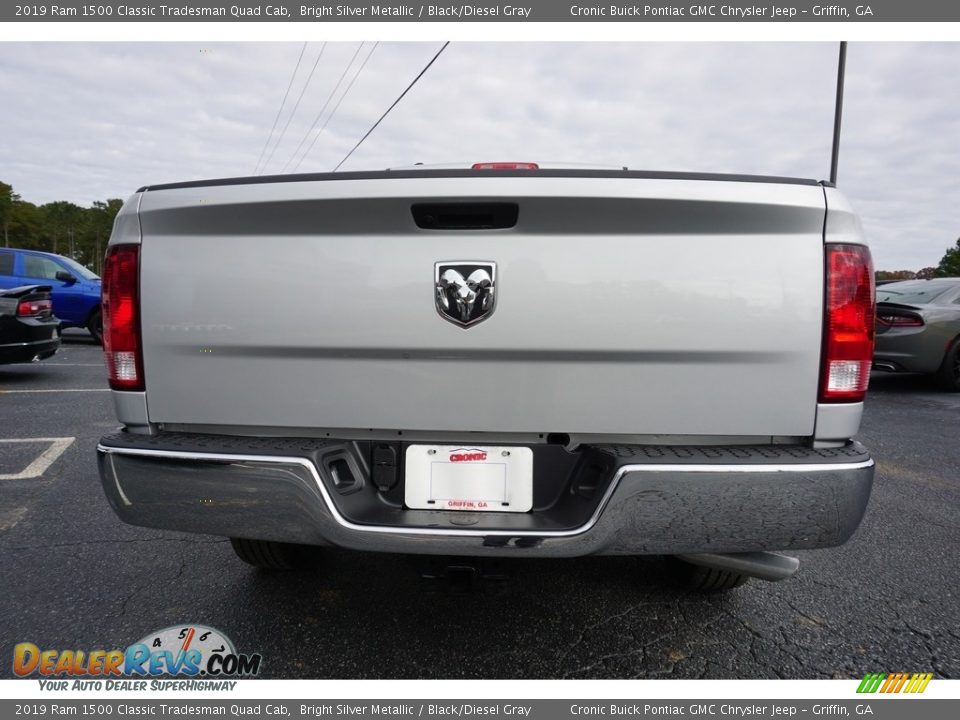 2019 Ram 1500 Classic Tradesman Quad Cab Bright Silver Metallic / Black/Diesel Gray Photo #13