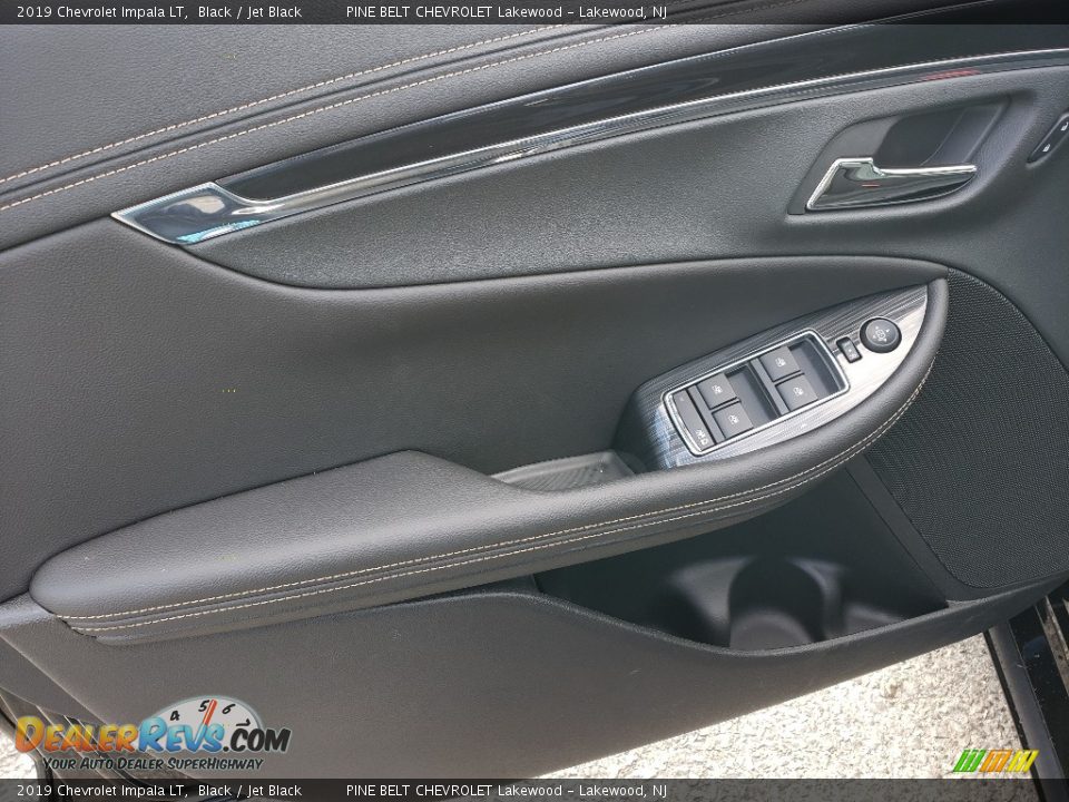 Door Panel of 2019 Chevrolet Impala LT Photo #8