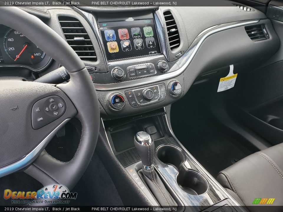 Dashboard of 2019 Chevrolet Impala LT Photo #10