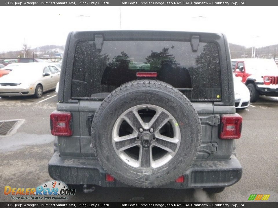 2019 Jeep Wrangler Unlimited Sahara 4x4 Sting-Gray / Black Photo #4
