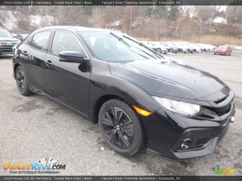 Front 3/4 View of 2019 Honda Civic EX Hatchback Photo #6