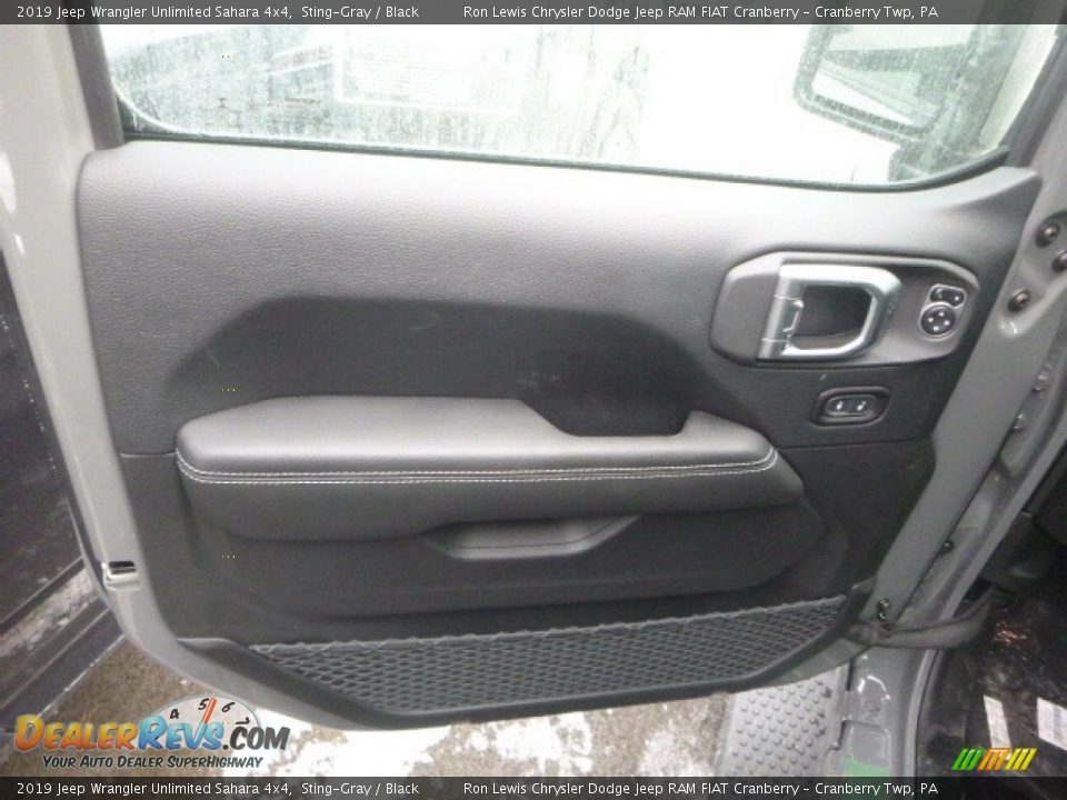 Door Panel of 2019 Jeep Wrangler Unlimited Sahara 4x4 Photo #10