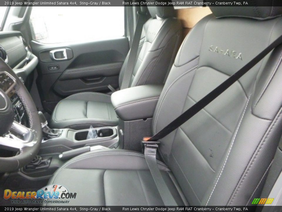 Front Seat of 2019 Jeep Wrangler Unlimited Sahara 4x4 Photo #11