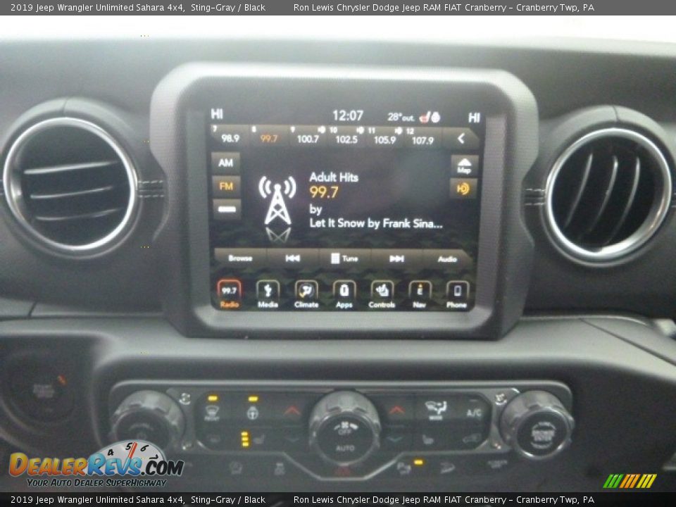 2019 Jeep Wrangler Unlimited Sahara 4x4 Sting-Gray / Black Photo #13