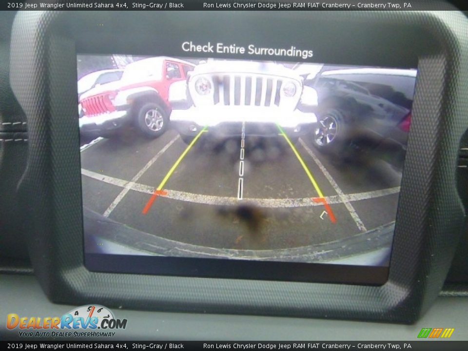 2019 Jeep Wrangler Unlimited Sahara 4x4 Sting-Gray / Black Photo #15