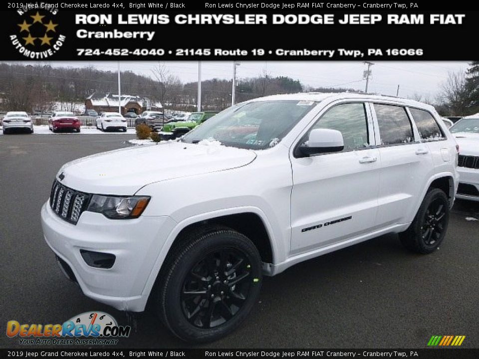 2019 Jeep Grand Cherokee Laredo 4x4 Bright White / Black Photo #1