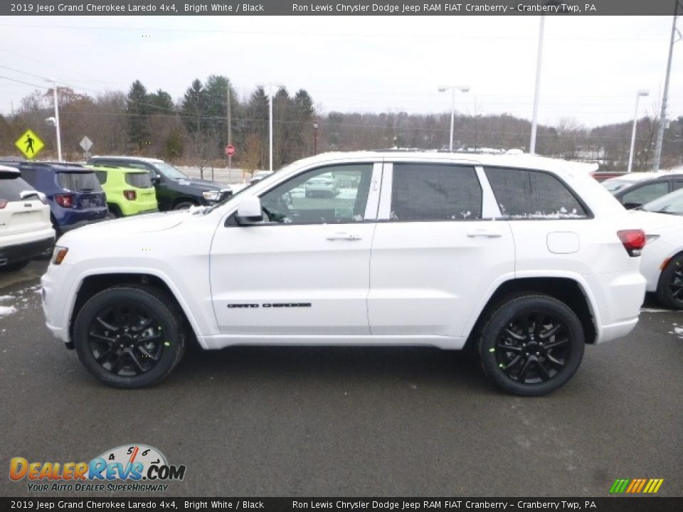 2019 Jeep Grand Cherokee Laredo 4x4 Bright White / Black Photo #2
