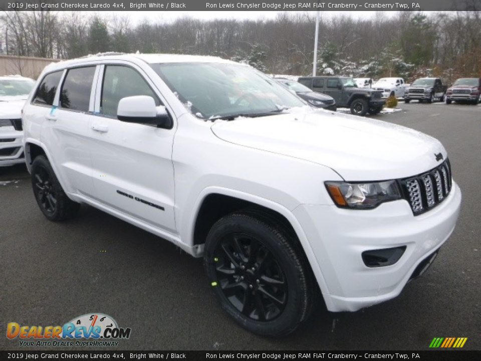 2019 Jeep Grand Cherokee Laredo 4x4 Bright White / Black Photo #7