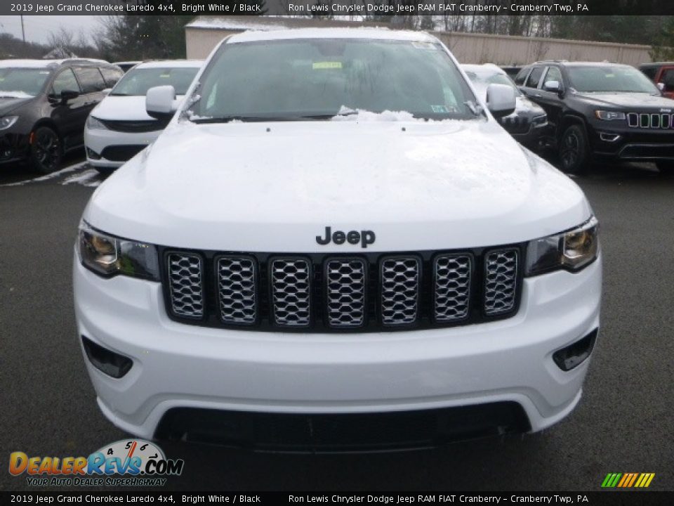 2019 Jeep Grand Cherokee Laredo 4x4 Bright White / Black Photo #8