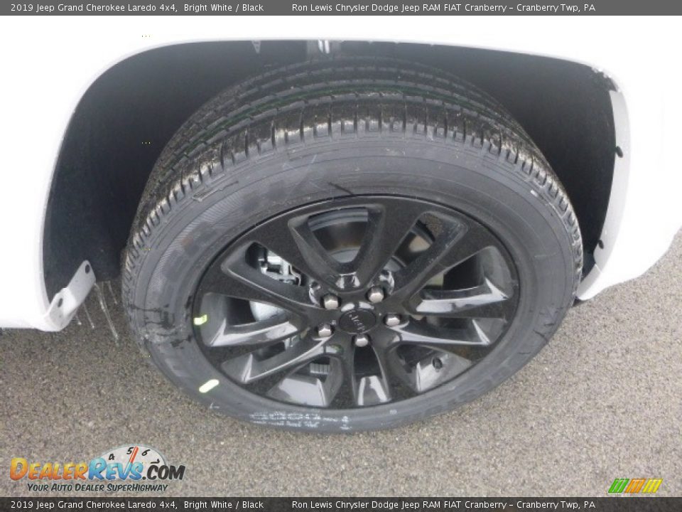 2019 Jeep Grand Cherokee Laredo 4x4 Bright White / Black Photo #9