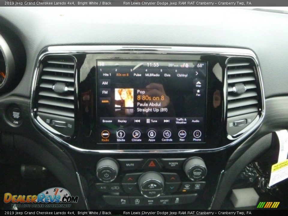 2019 Jeep Grand Cherokee Laredo 4x4 Bright White / Black Photo #16