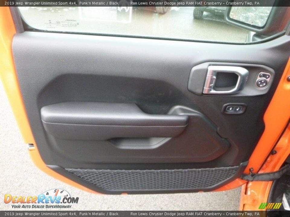 Door Panel of 2019 Jeep Wrangler Unlimited Sport 4x4 Photo #14