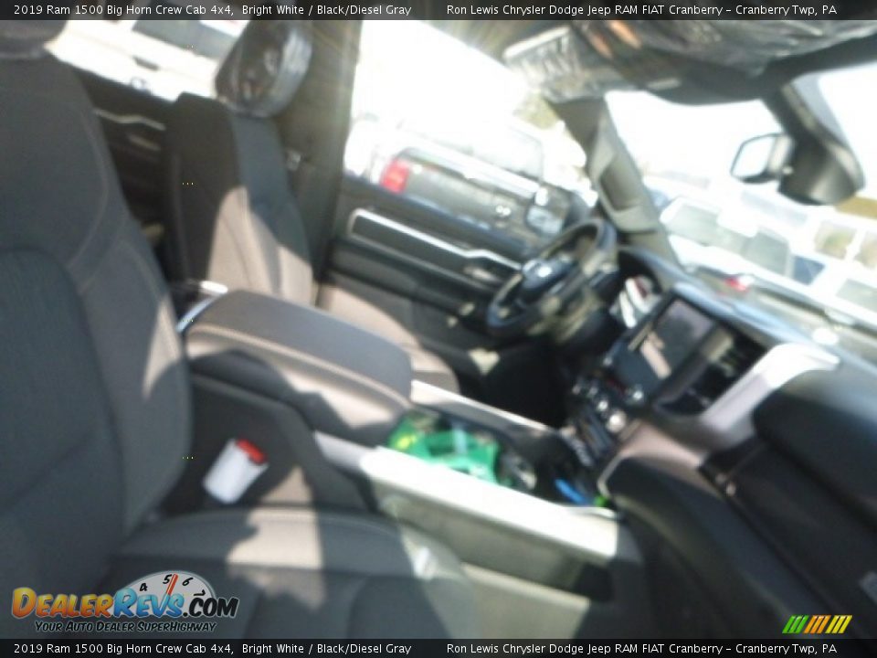 2019 Ram 1500 Big Horn Crew Cab 4x4 Bright White / Black/Diesel Gray Photo #10