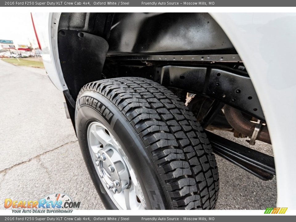 2016 Ford F250 Super Duty XLT Crew Cab 4x4 Oxford White / Steel Photo #13