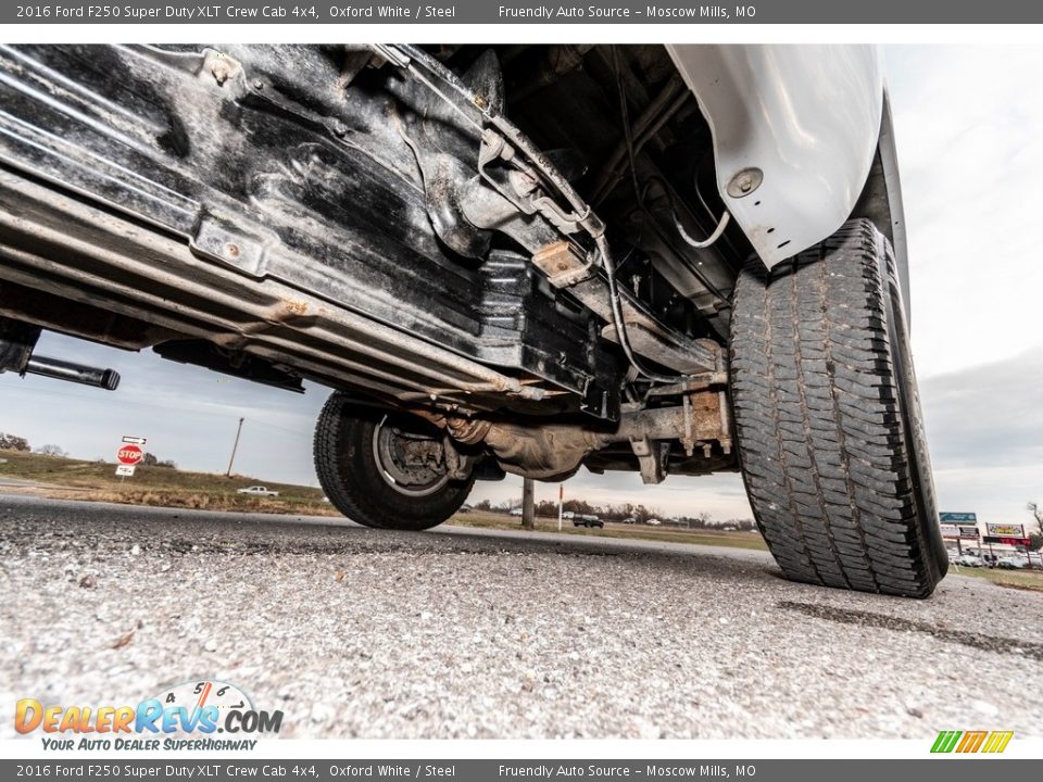 2016 Ford F250 Super Duty XLT Crew Cab 4x4 Oxford White / Steel Photo #17