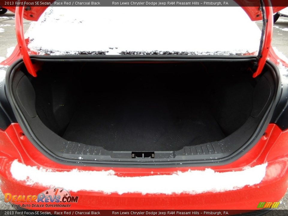 2013 Ford Focus SE Sedan Race Red / Charcoal Black Photo #5
