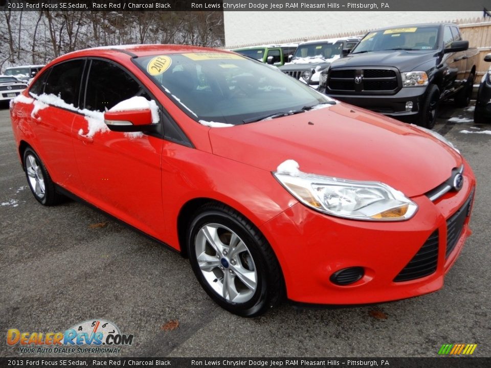 2013 Ford Focus SE Sedan Race Red / Charcoal Black Photo #8