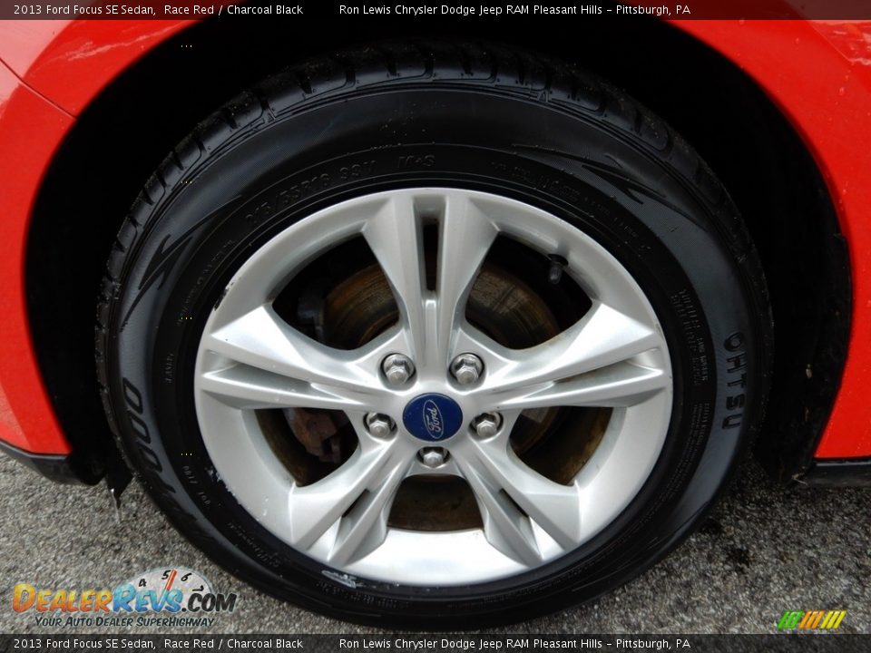 2013 Ford Focus SE Sedan Race Red / Charcoal Black Photo #10