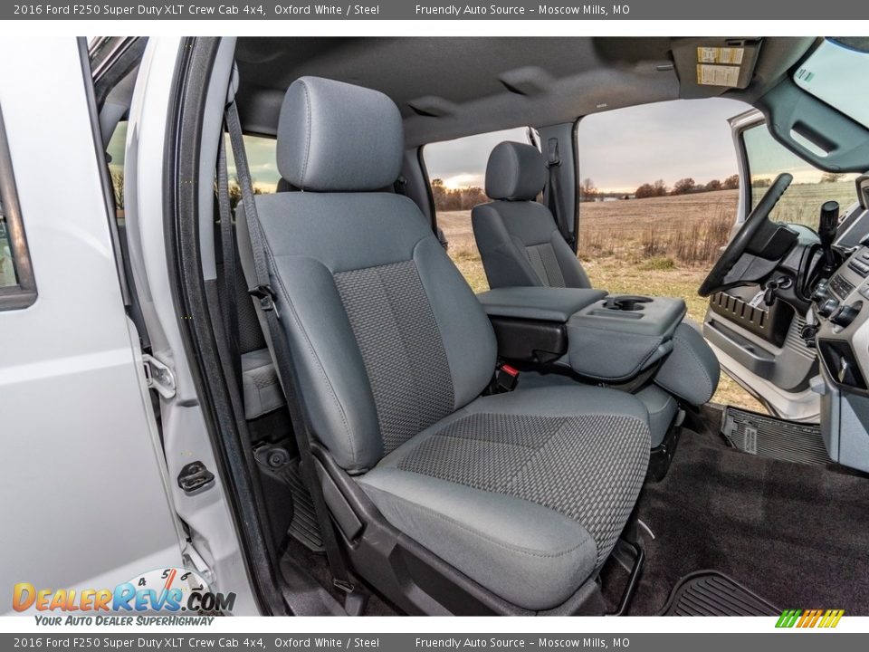 2016 Ford F250 Super Duty XLT Crew Cab 4x4 Oxford White / Steel Photo #27