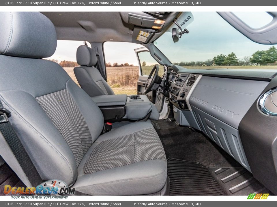 2016 Ford F250 Super Duty XLT Crew Cab 4x4 Oxford White / Steel Photo #28
