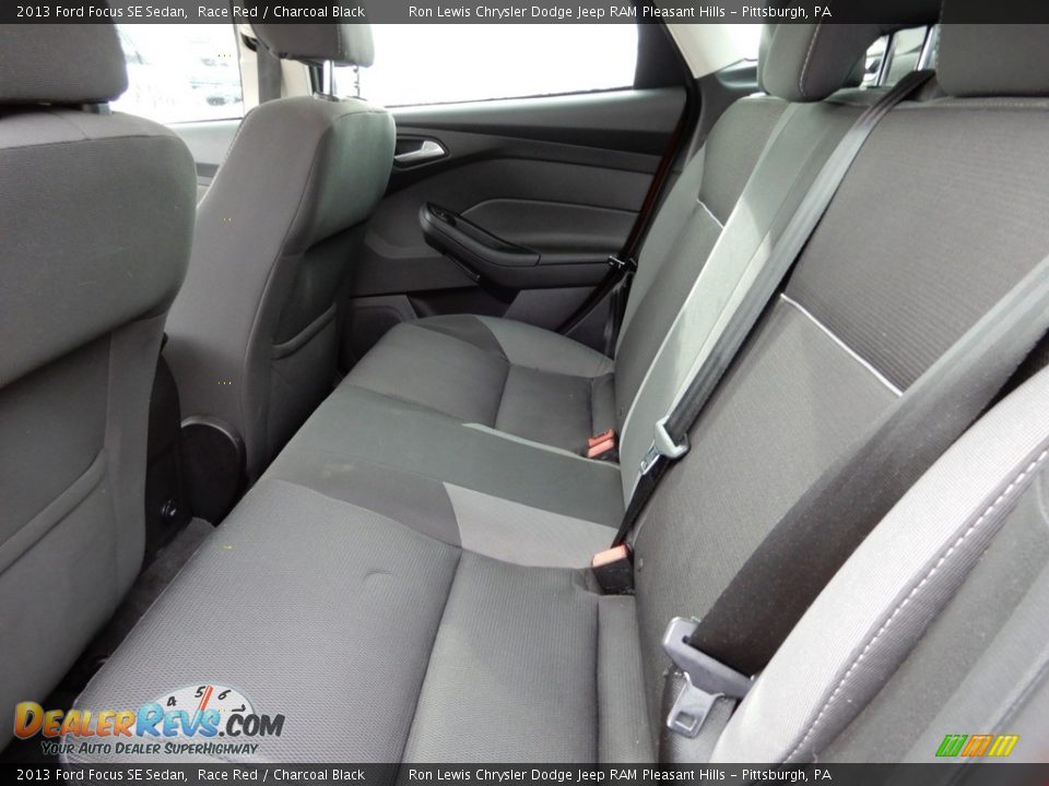 2013 Ford Focus SE Sedan Race Red / Charcoal Black Photo #13
