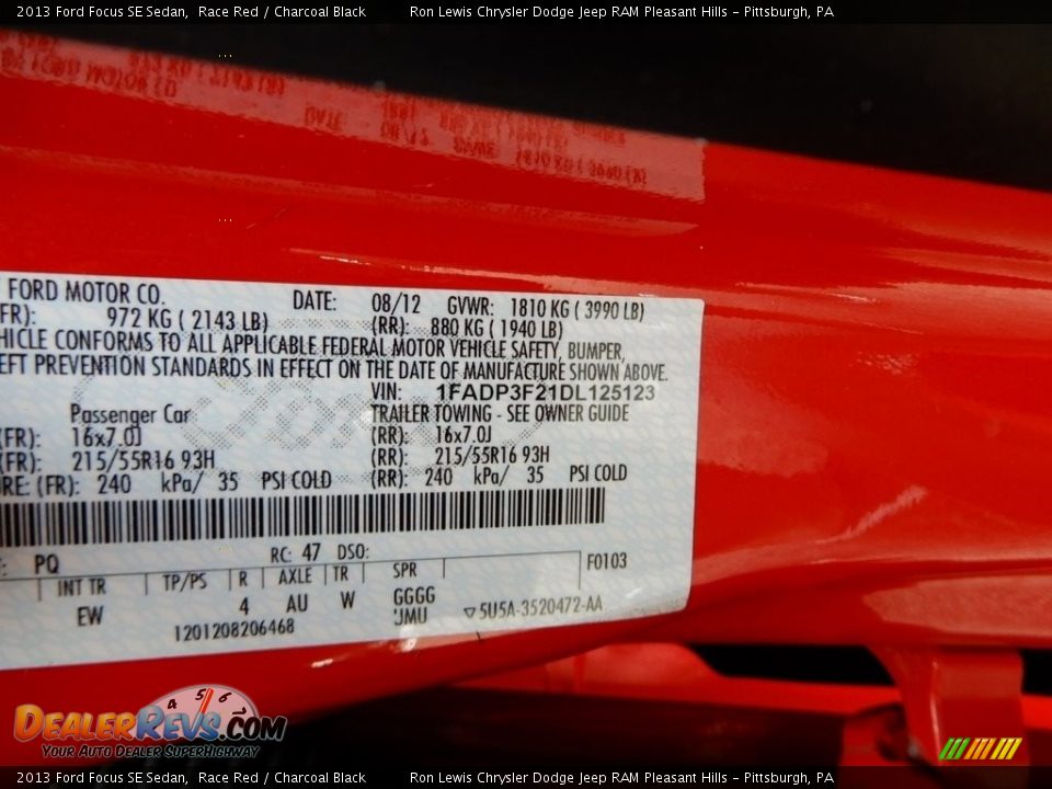 2013 Ford Focus SE Sedan Race Red / Charcoal Black Photo #16