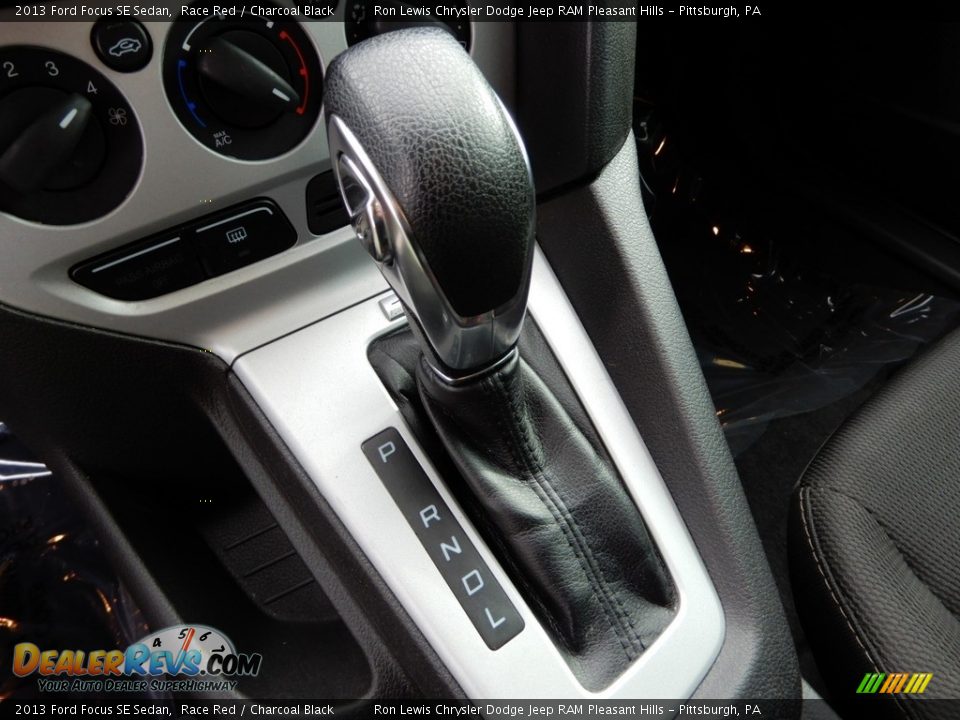 2013 Ford Focus SE Sedan Race Red / Charcoal Black Photo #18