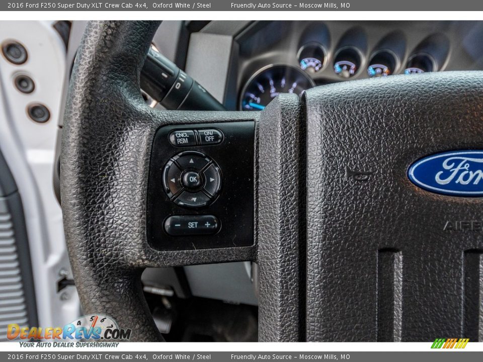 2016 Ford F250 Super Duty XLT Crew Cab 4x4 Oxford White / Steel Photo #36