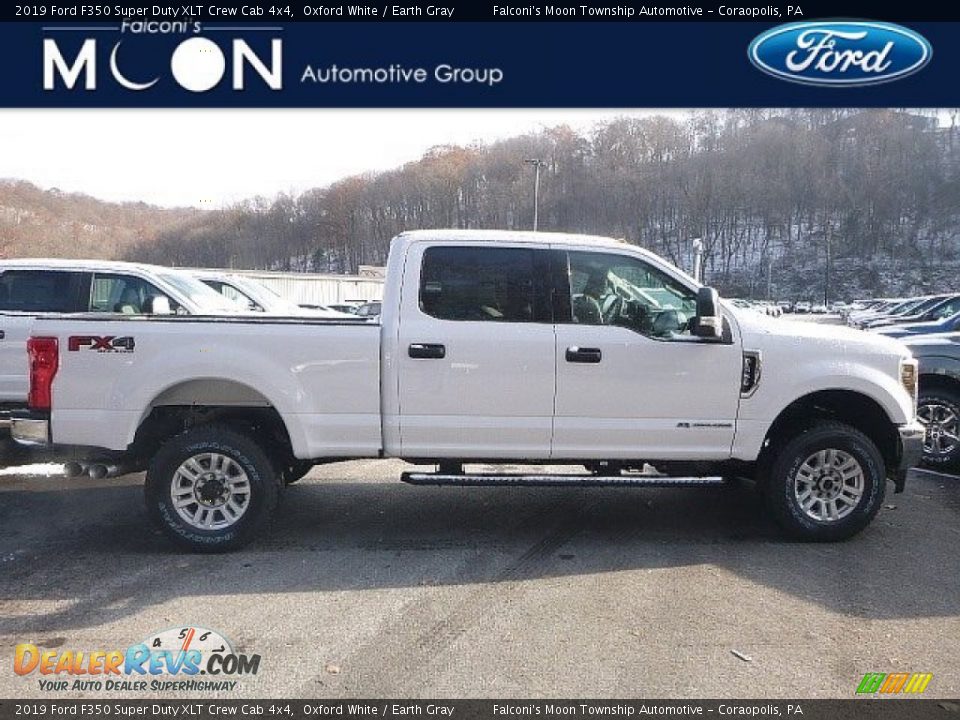 2019 Ford F350 Super Duty XLT Crew Cab 4x4 Oxford White / Earth Gray Photo #1