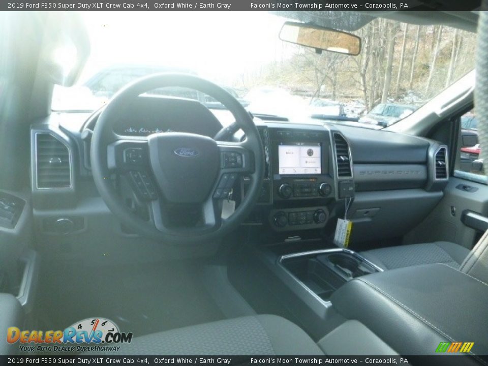 2019 Ford F350 Super Duty XLT Crew Cab 4x4 Oxford White / Earth Gray Photo #9
