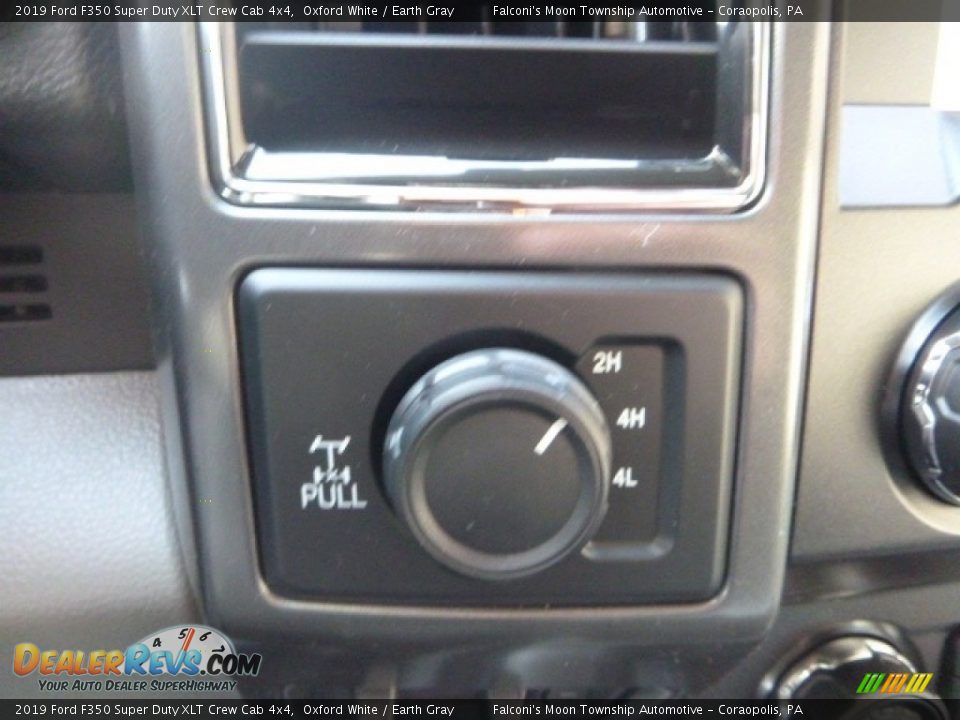 2019 Ford F350 Super Duty XLT Crew Cab 4x4 Oxford White / Earth Gray Photo #15