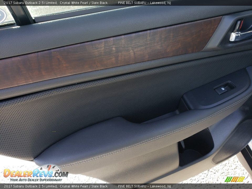 2017 Subaru Outback 2.5i Limited Crystal White Pearl / Slate Black Photo #18