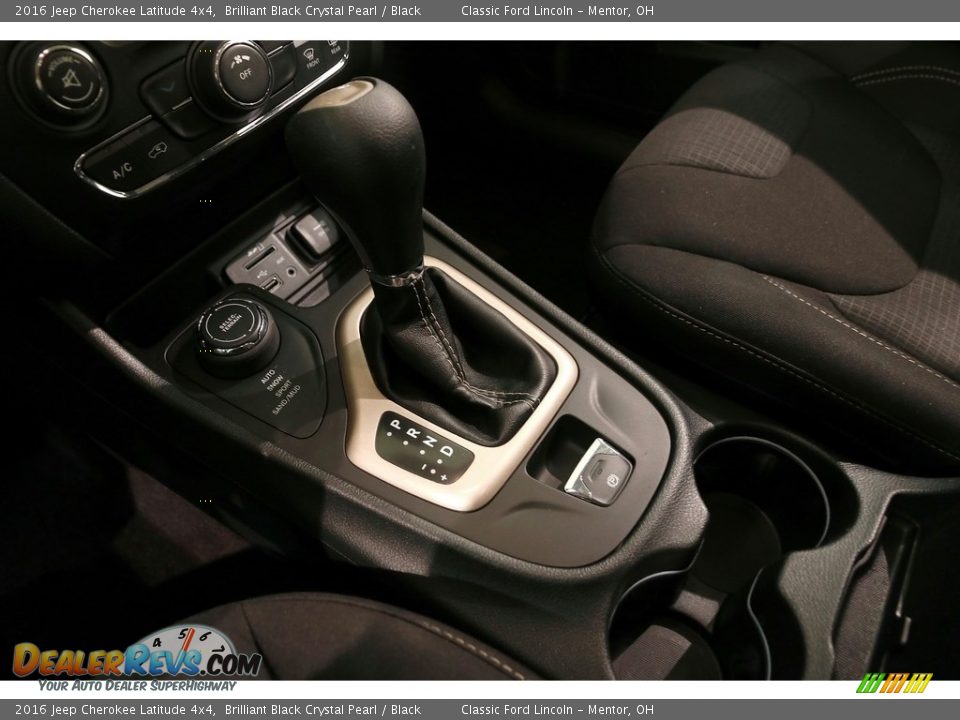2016 Jeep Cherokee Latitude 4x4 Brilliant Black Crystal Pearl / Black Photo #12