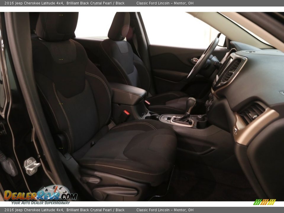 2016 Jeep Cherokee Latitude 4x4 Brilliant Black Crystal Pearl / Black Photo #13