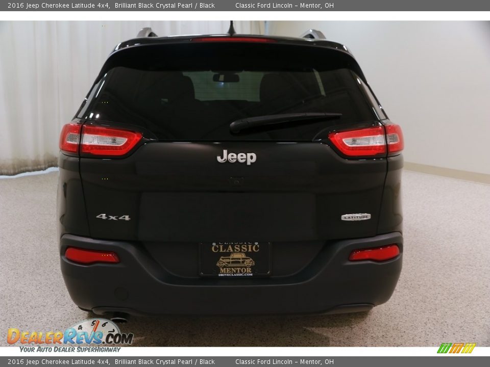 2016 Jeep Cherokee Latitude 4x4 Brilliant Black Crystal Pearl / Black Photo #16
