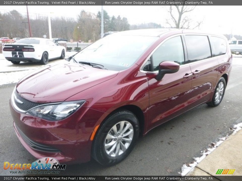 2017 Chrysler Pacifica Touring Velvet Red Pearl / Black/Alloy Photo #5