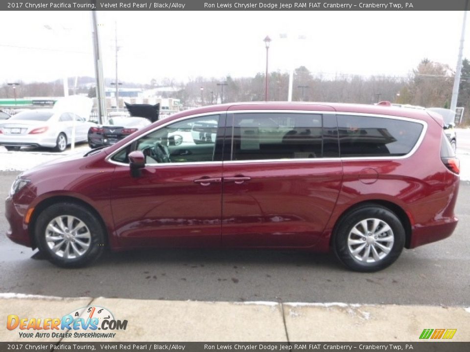 2017 Chrysler Pacifica Touring Velvet Red Pearl / Black/Alloy Photo #6