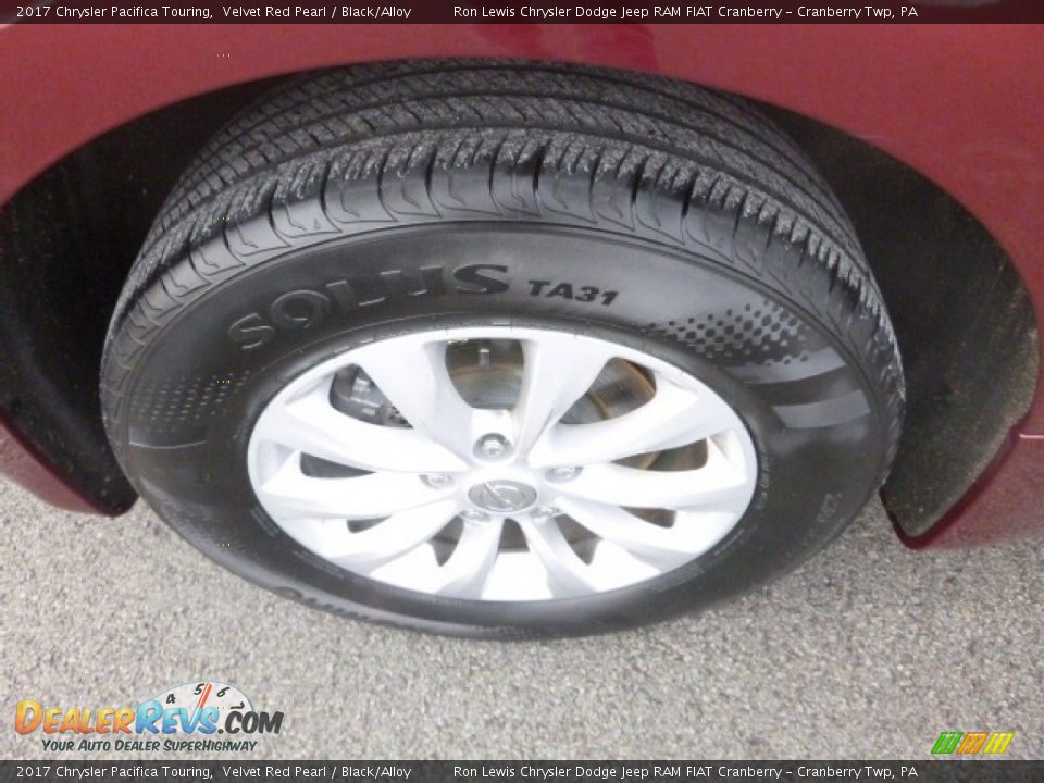 2017 Chrysler Pacifica Touring Velvet Red Pearl / Black/Alloy Photo #9