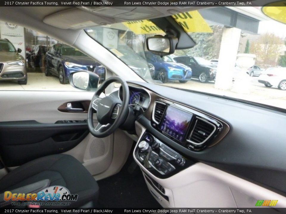 2017 Chrysler Pacifica Touring Velvet Red Pearl / Black/Alloy Photo #11