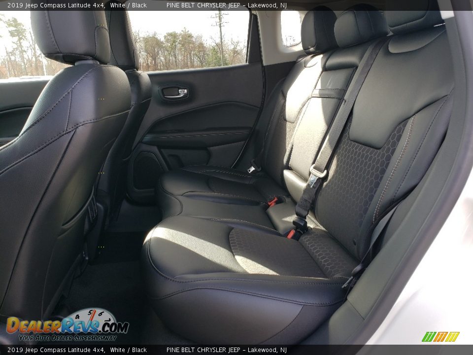 2019 Jeep Compass Latitude 4x4 White / Black Photo #6