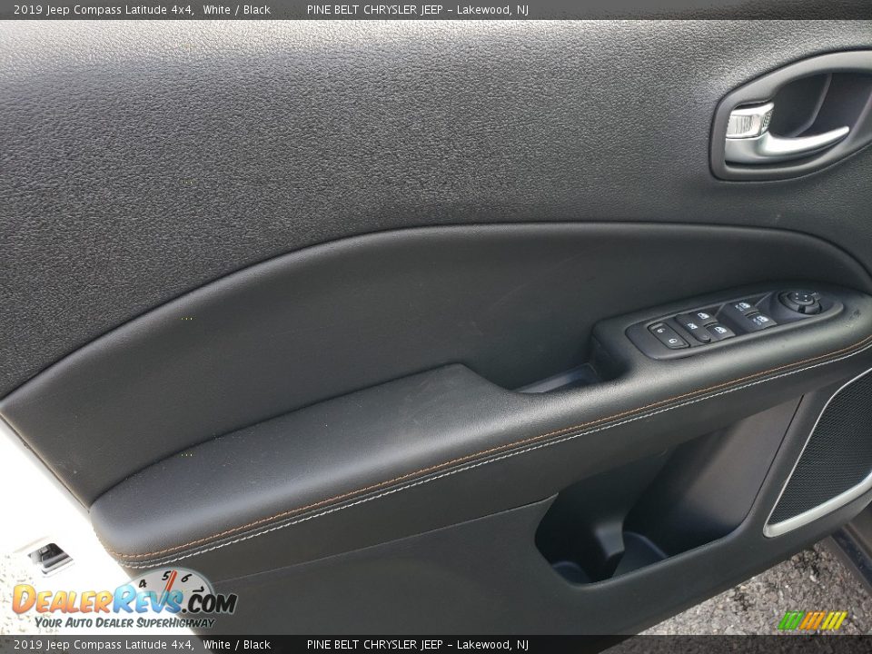 2019 Jeep Compass Latitude 4x4 White / Black Photo #8