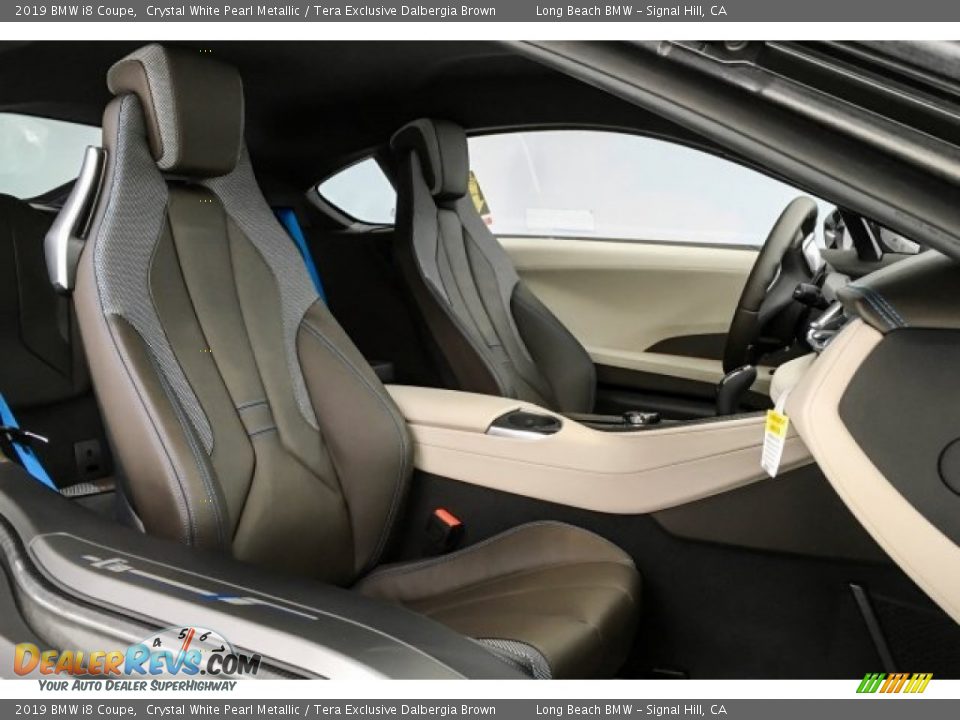 Front Seat of 2019 BMW i8 Coupe Photo #5