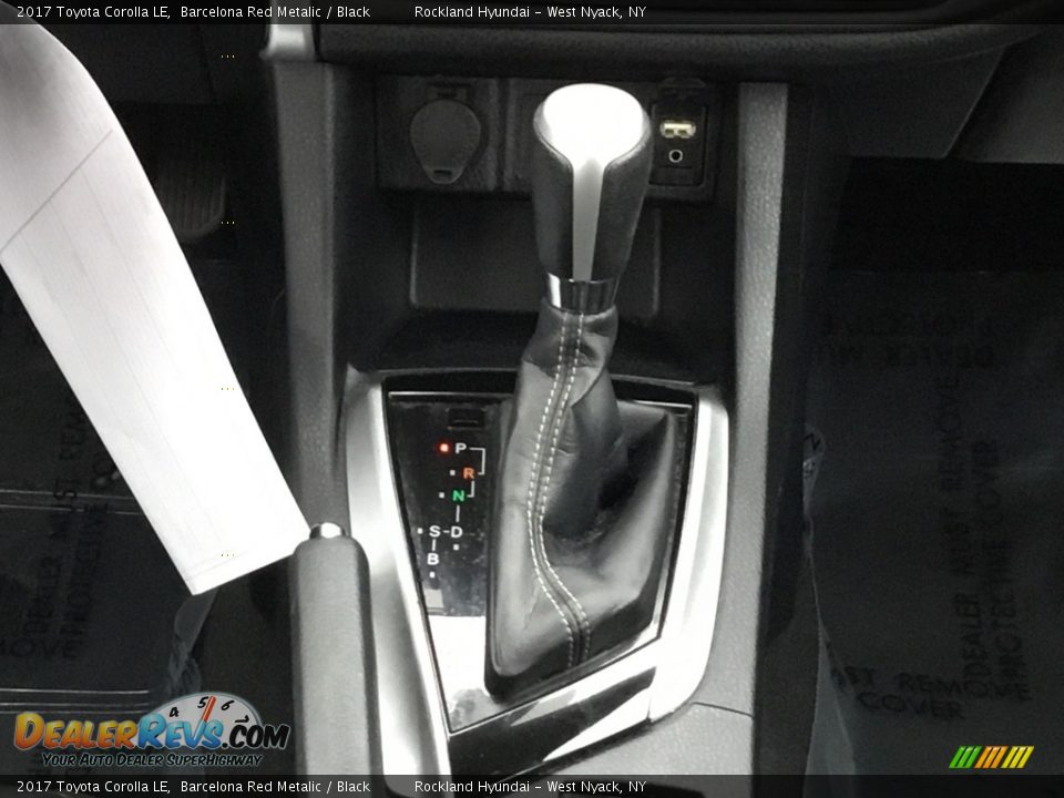 2017 Toyota Corolla LE Barcelona Red Metalic / Black Photo #15