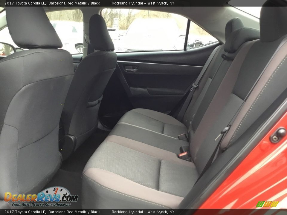 2017 Toyota Corolla LE Barcelona Red Metalic / Black Photo #21