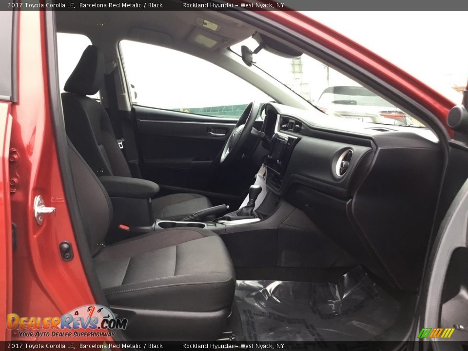 2017 Toyota Corolla LE Barcelona Red Metalic / Black Photo #27