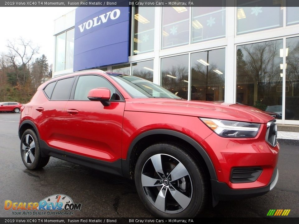 2019 Volvo XC40 T4 Momentum Fusion Red Metallic / Blond Photo #1