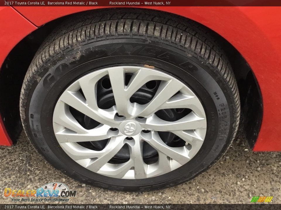 2017 Toyota Corolla LE Barcelona Red Metalic / Black Photo #29