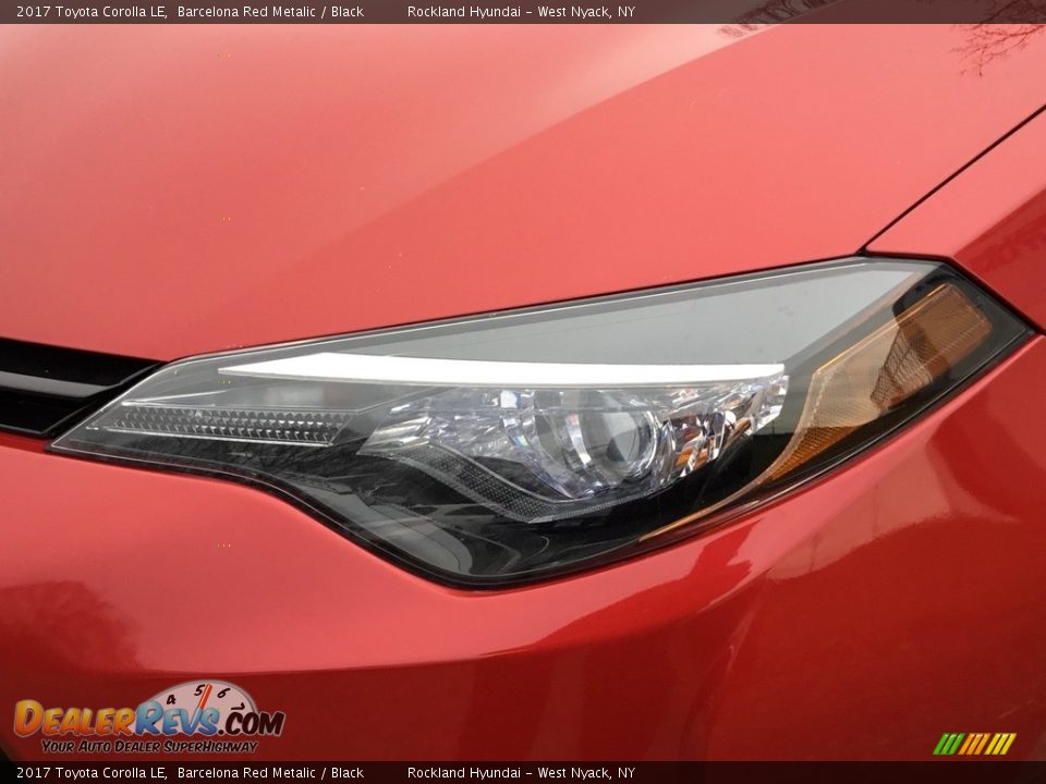 2017 Toyota Corolla LE Barcelona Red Metalic / Black Photo #31