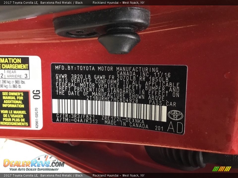 2017 Toyota Corolla LE Barcelona Red Metalic / Black Photo #32